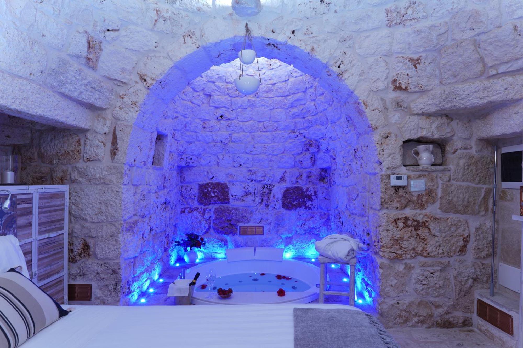 Relais Il Trullo Della Rupe Hotel Ostuni Exterior photo
